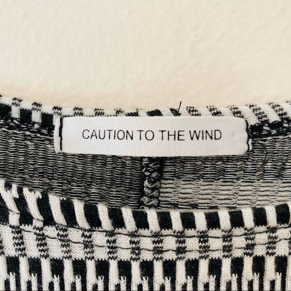 Caution to the wind loose fit crop top - Picture 6 of 6